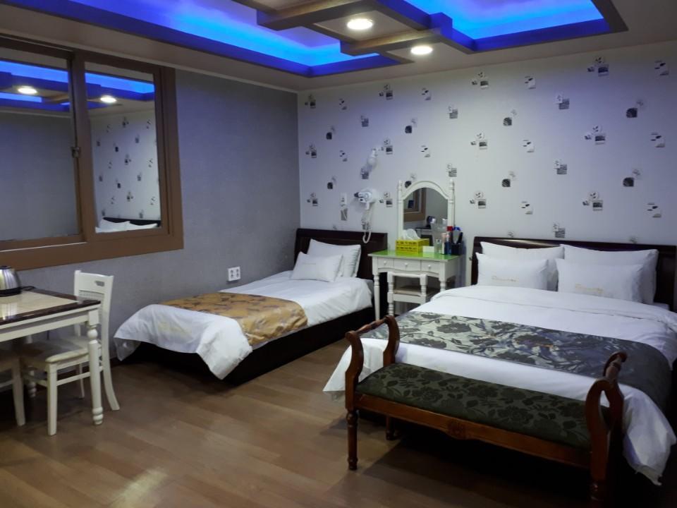 Tiffany Motel Mokpo Luaran gambar